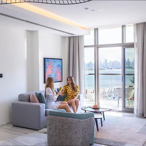 One-Bedroom Suite Palm Sea View Balcony Kitchen & Sofa Bed